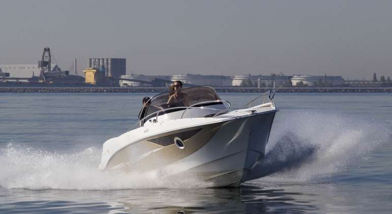 Galia 700 Sundeck