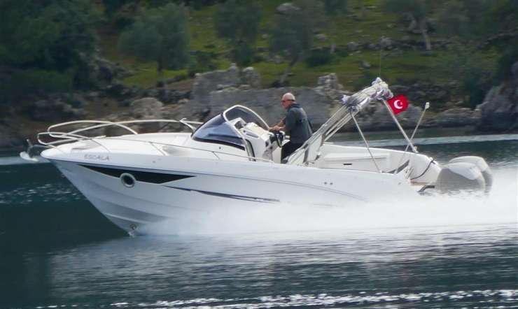 GALIA 700 SUNDECK