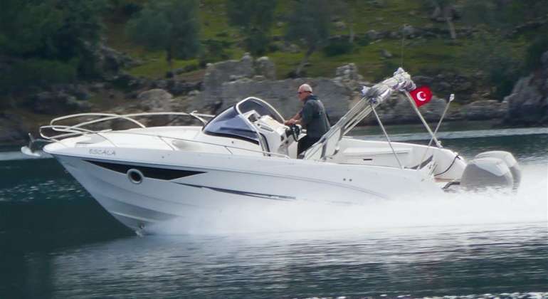 GALIA 700 SUNDECK