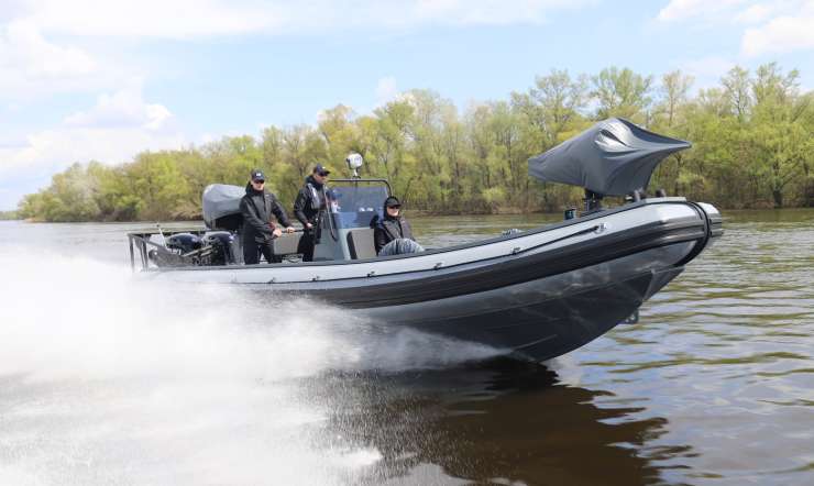 TRIDENT T8