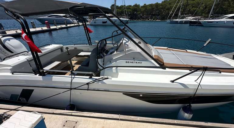 BENETEAU FLYER 8 SUNDECK